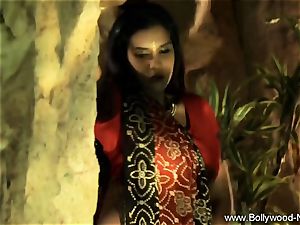 Indian milf babe Is incredible When She Dances